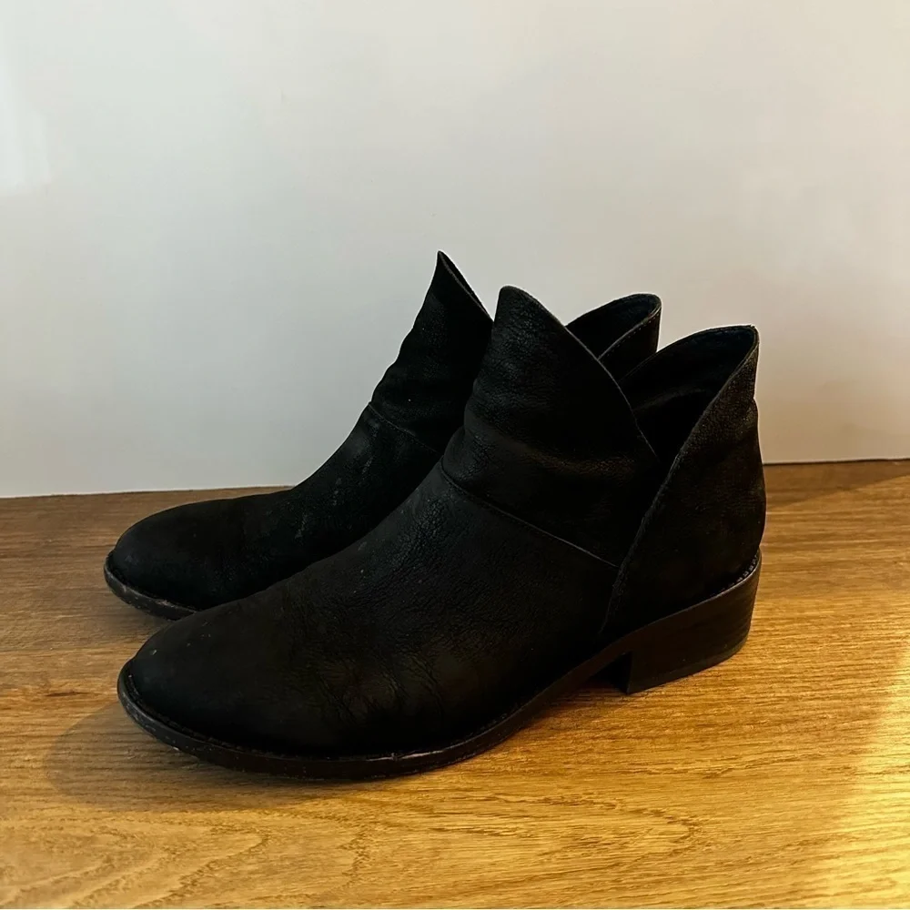 Eileen Fisher Leaf Leather Boots Solid Black Size 7.5 Women’s Low Block Heel